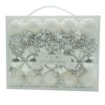 Set de 20 ornamente de brad, Embo, de tip Glob, Alb/ Argintiu, din polistiren, cu finisaj sclipitor , cutie 4 cm adancime x 20 cm lungime x 16 cm inaltime