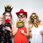 Set Accesorii pentru Petrecere, Embo, Props pentru Coltul de Poze, pentru Majorat, Aniversare 18 Ani, Ochelari, Palarii, Mustata, Cravata, pentru Evenimente, Multicolor - imagine 5