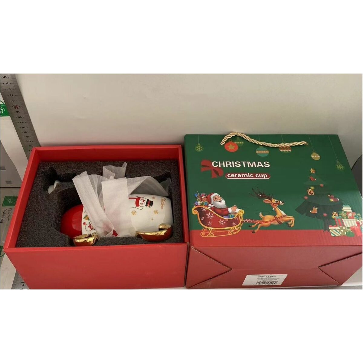 Set de Ceai, Embo, Tema Craciun, Ceainic 450 ml, 2 x Cani 250 ml, din Ceramica, Model Om de Zapada, Alb/Rosu - imagine 2
