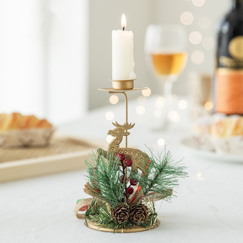 suport-decorativ-pentru-lumanare-de-craciun-flippy-ornament-pentru-lumanare-model-ren-auriu-cu-creng-main-68bffe8f0e07e.jpg Suport Decorativ pentru Lumanare de Craciun, Embo, Ornament pentru Lumanare, Model Ren Auriu cu Crengute de Brad, din Art Metal, pentru Masa, fara Lumanare 15 x 8 cm, Auriu - imagine 1