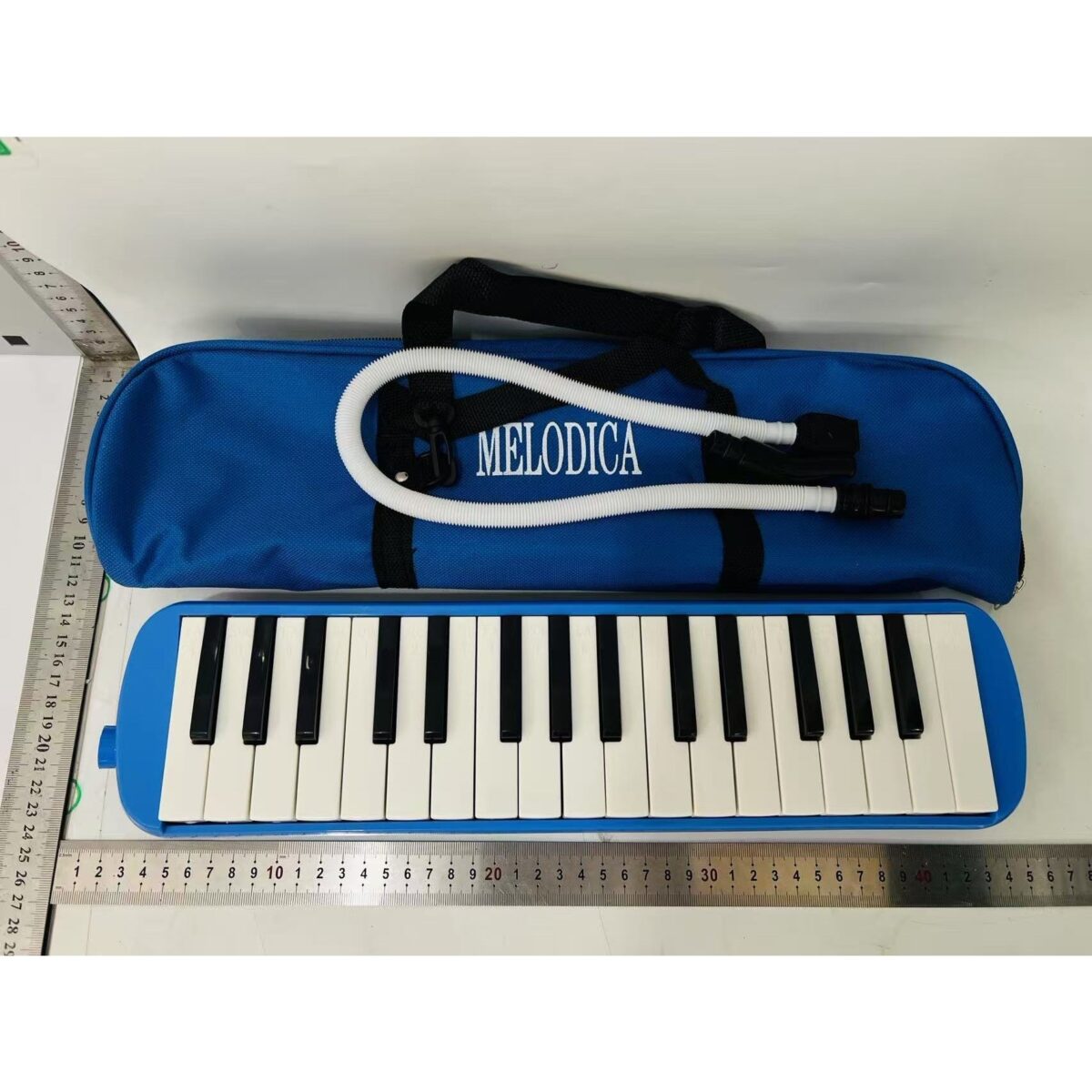 Muzicuta Melodica 32 Clape, Embo, din ABS, pentru Incepatori, 45 x 13 x 7 cm, Include Husa si Suflator, Albastru - imagine 2
