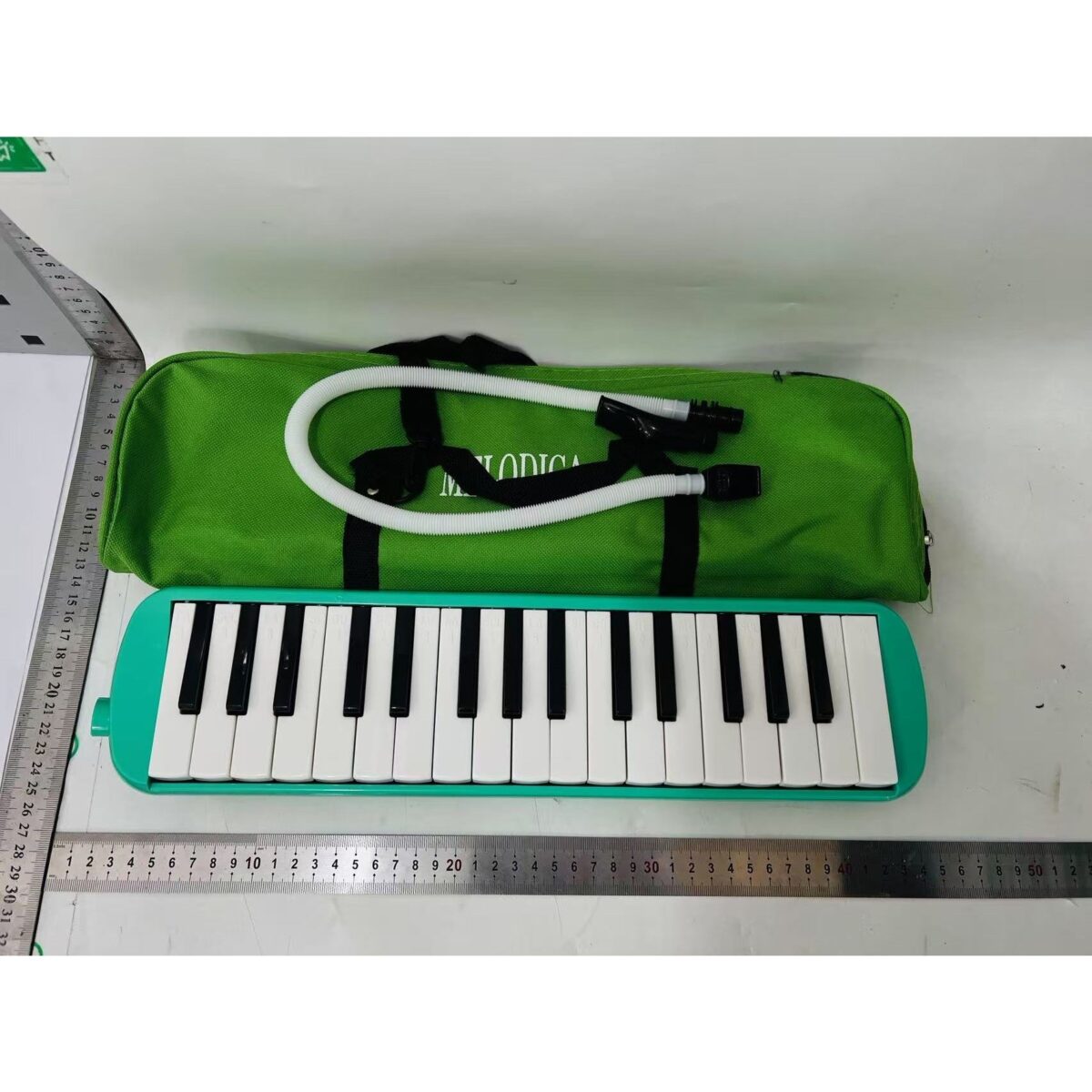 Muzicuta Melodica 32 Clape, Embo, din ABS, pentru Incepatori, 45 x 13 x 7 cm, Include Husa si Suflator, Verde - imagine 4