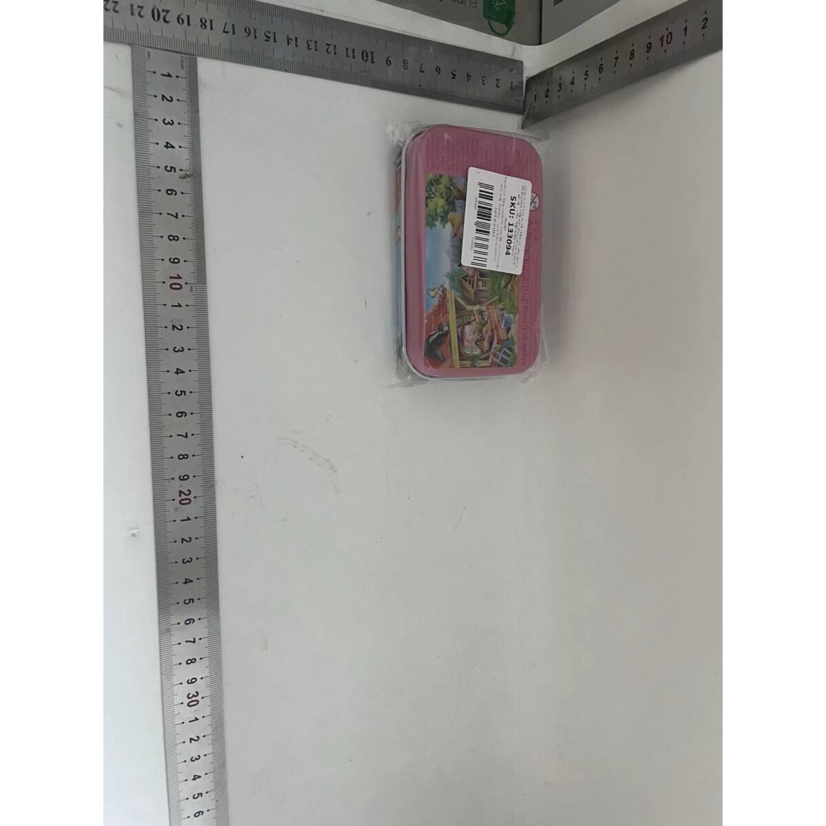 Puzzle 60 de Piese din Lemn in Cutie Metalica, Embo, Model Cei Trei Purcelusi, Educativ, Dezvoltare Abilitati Cognitive, pentru Prescolari, 22.5x13.5 cm, Multicolor - imagine 2