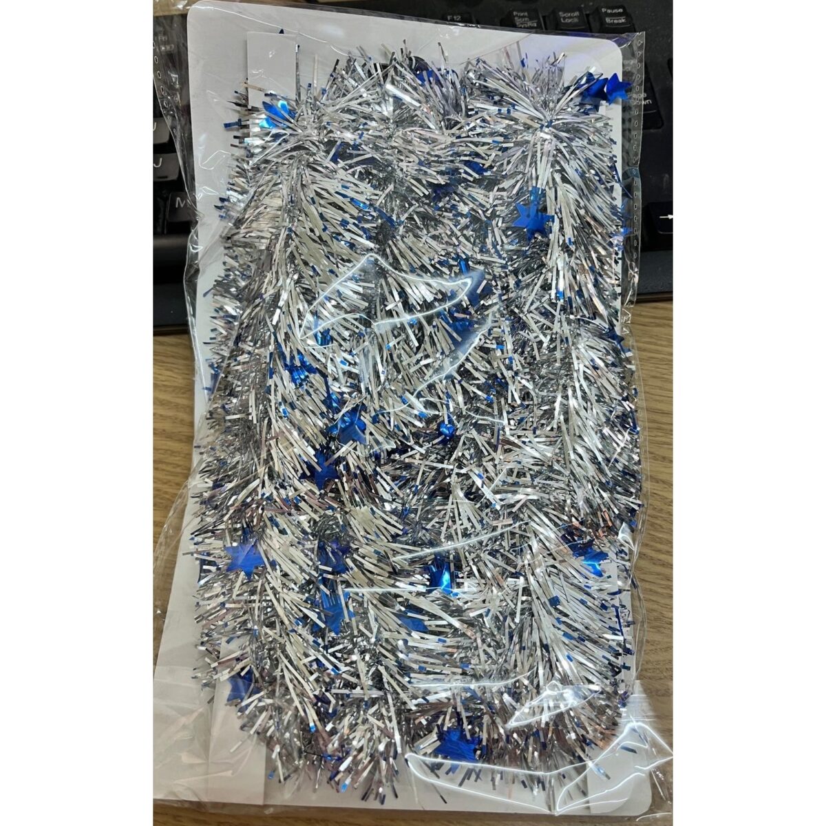 Beteala de Craciun cu LED, Embo, 2 m, 5 cm Grosime, din PVC, Model cu Stelute, Artificiala, Albastru/Argintiu - imagine 2