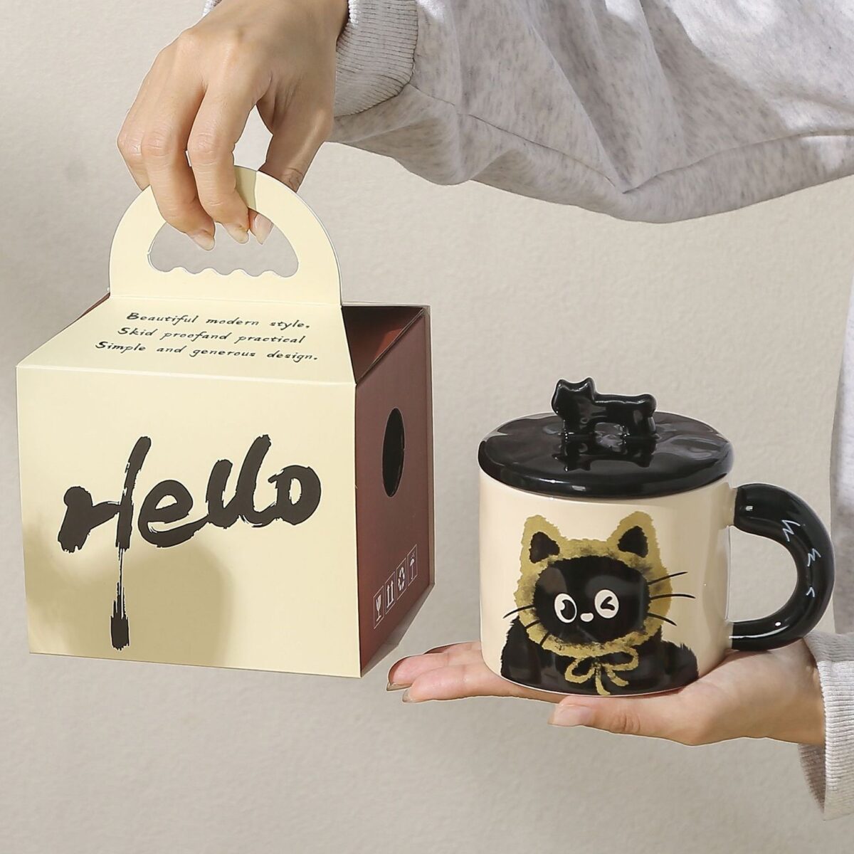 Cana din Ceramica, Embo, Model in Cutie pentru Cadou, Cana pentru Ceai, Cafea, Cana Retro Design Capac cu Figurina 3D, 9.5 x 8 x 8 cm, 360 ml, Bej, Print Pisica Galben Negru - imagine 3