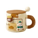 Cana din Ceramica, Embo, Model Urs pentru Baieti, Cana Universala, Cana pentru Ceai, Cana cu Lingura Metalica si Capac, 9.6 x  9.5 x 9.5 cm, 400 ml Bej