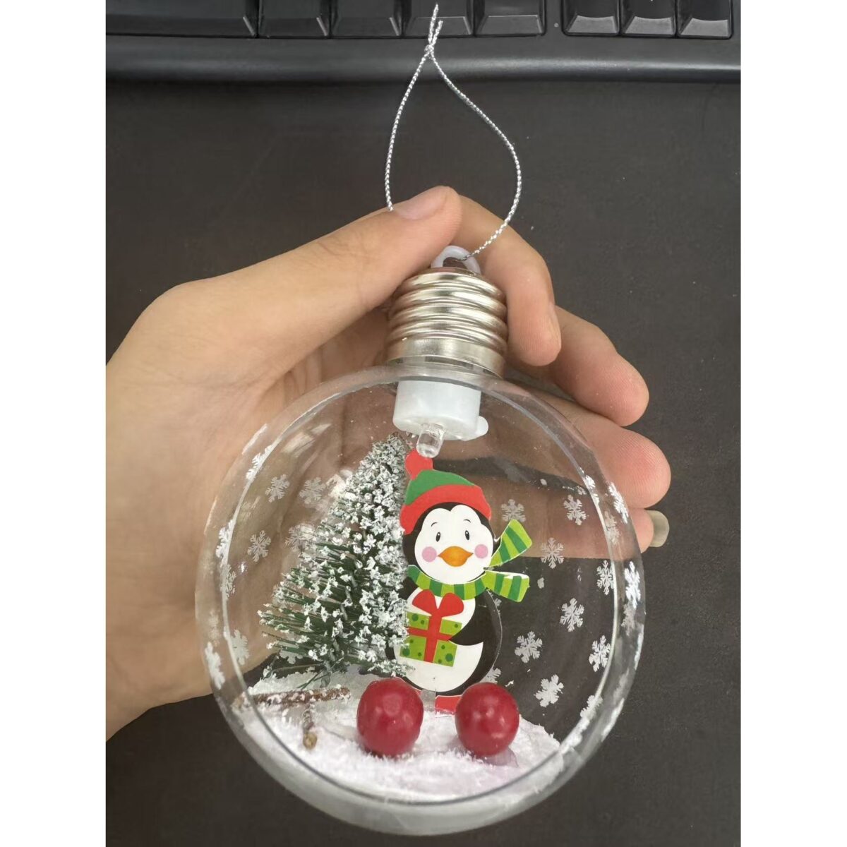 Glob de Craciun, Embo, cu LED, Model Pinguin, 10 x 5 x 3 cm, Multicolor - imagine 2