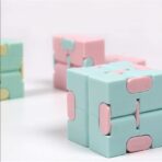 Cub antistres, Fidget Toy, Infinity Magic Cube, Albastru/Roz, 4x4x4 cm - imagine 5