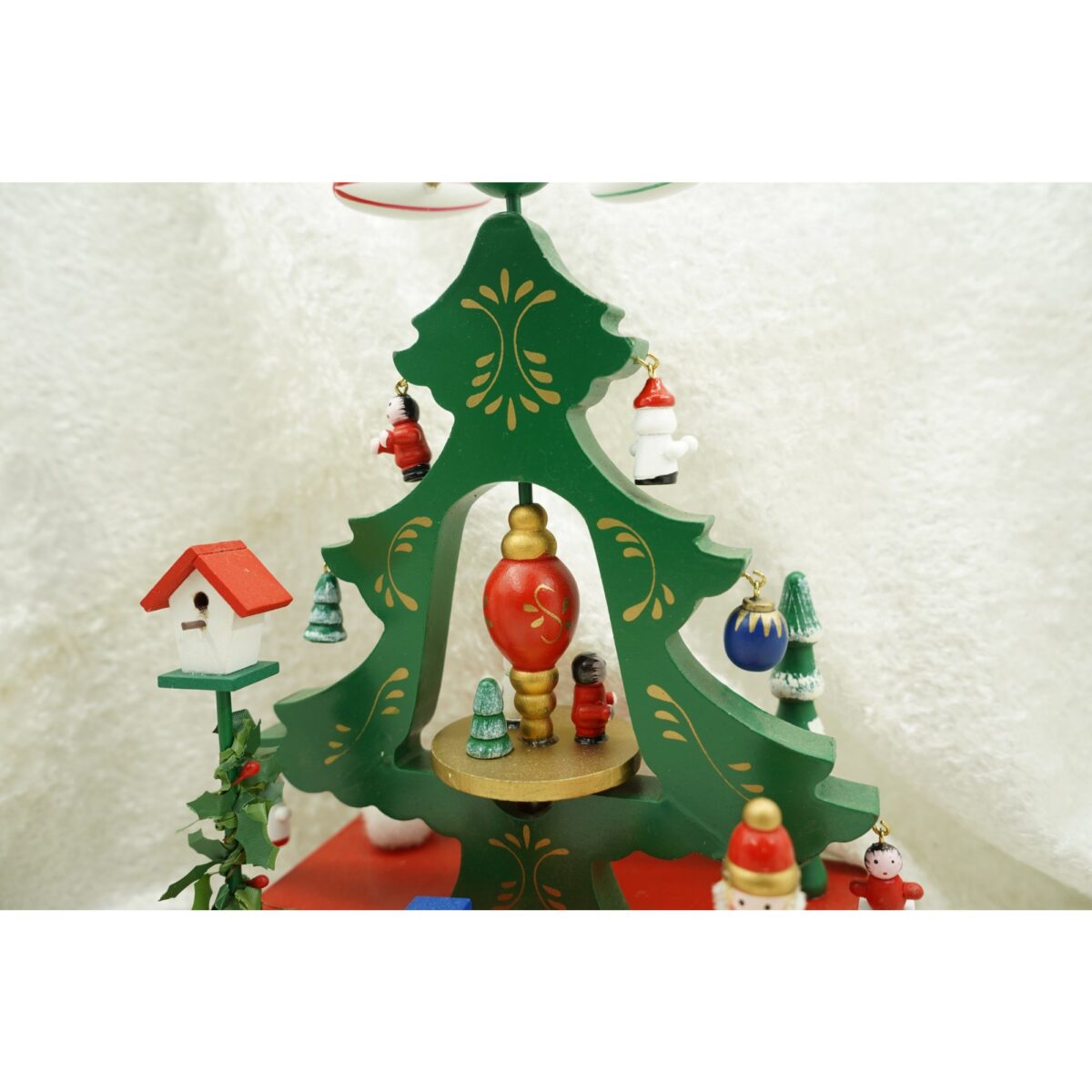 cutiuta-muzicala-decorata-de-craciun-brad-verde-din-lemn-17-cm-x-27-cm-interior-flippy-61f145fe1b5d3 Cutiuta muzicala decorata de Craciun, Brad, Verde, din Lemn, 17 cm x 27 cm, Interior, Embo - imagine 3