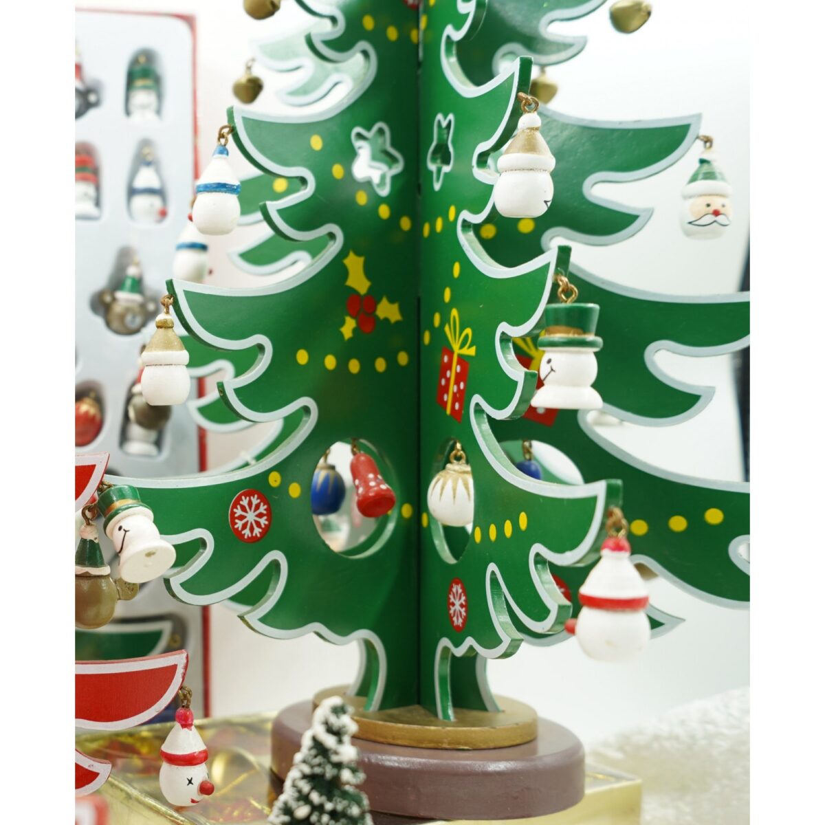 Decoratiune Craciun, Brad, Verde/Alb, 15 cavitati cu ornamente, 25.5 cm x 33 cm, Lemn, Embo - imagine 4