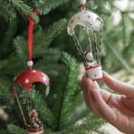 Figurina pentru Brad de Craciun, Embo, Model Ren in Balon cu Aer Cald, Ornament pentru Brad, din Metal, 11 x 5.5 x 5.5 cm, Rosu inchis - imagine 3