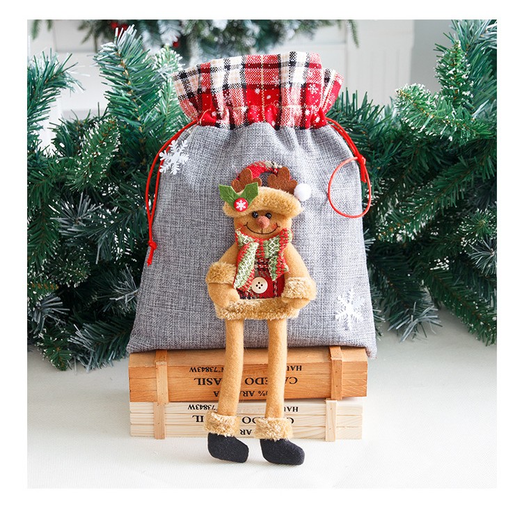 geanta-sac-de-craciun-ren-gri-cu-rosu-in-carouri-30x25-cm-636ef5b7ecdba Sac din textil pentru cadouri de Craciun, Embo, Model Ren, 30x25 cm, Gri - imagine 1