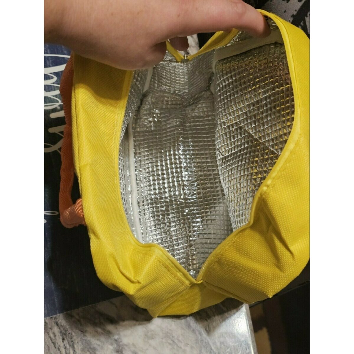 Geanta Termoizolanta pentru Copii, Embo, 23x13x19 cm, Model Imprimeu Dinozaur, din Folie de Aluminiu si Panza Oxford, Albastru/Galben - imagine 3