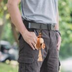 Husa pentru Kendama, Embo, Husa de Depozitare pentru Kendama, din Piele Ecologica, Catarama cu Agatare pentru Transportare, Model Breloc Simplu, 19.5 x 2.5 cm, Maro - imagine 2