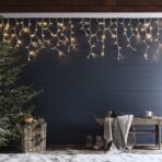 Instalatie Craciun, 25 m, 715 Led-uri ,Franjuri, Alb cald, 8 jocuri de lumini, Transformator cu telecomanda, Interconectabila, Prelungitor 5 m inclus, Fir Negru, Embo - imagine 6