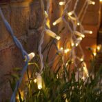 Instalatie Craciun, Tip Perdea, IP44, 9 m x 3 m, 720 LED-uri, Alb Cald, cu 8 jocuri de lumini, 31 V, 9W, Interconectabila, Prelungitor 3 m inclus, Fir transparent, Interior/ Exterior, Embo - imagine 2
