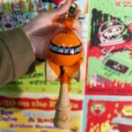 Husa pentru Kendama, Embo, Husa de Depozitare pentru Kendama, din PVC rezistent, Catarama cu Agatare pentru Transportare, Forma Breloc 8, 12 x 6 cm, Portocaliu