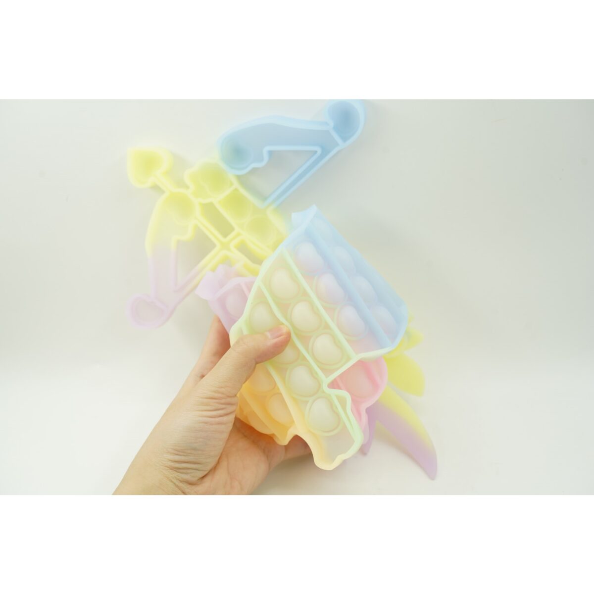 Jucarie antistres din silicon Embo, Pop it Now and Flip It , 40x45 cm, Cupidon, Fosforescent, Multicolor - imagine 6