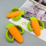 Jucarie dentitie bebelusi Embo, morcov, 10x7.5x2.8 cm, cu manere de prindere, material silicon non-toxic, fara miros, portocaliu - imagine 5