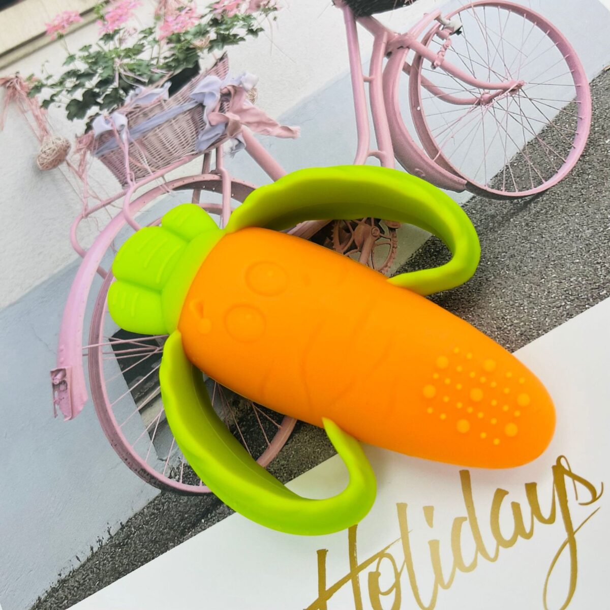 Jucarie dentitie bebelusi Embo, morcov, 10x7.5x2.8 cm, cu manere de prindere, material silicon non-toxic, fara miros, portocaliu - imagine 7