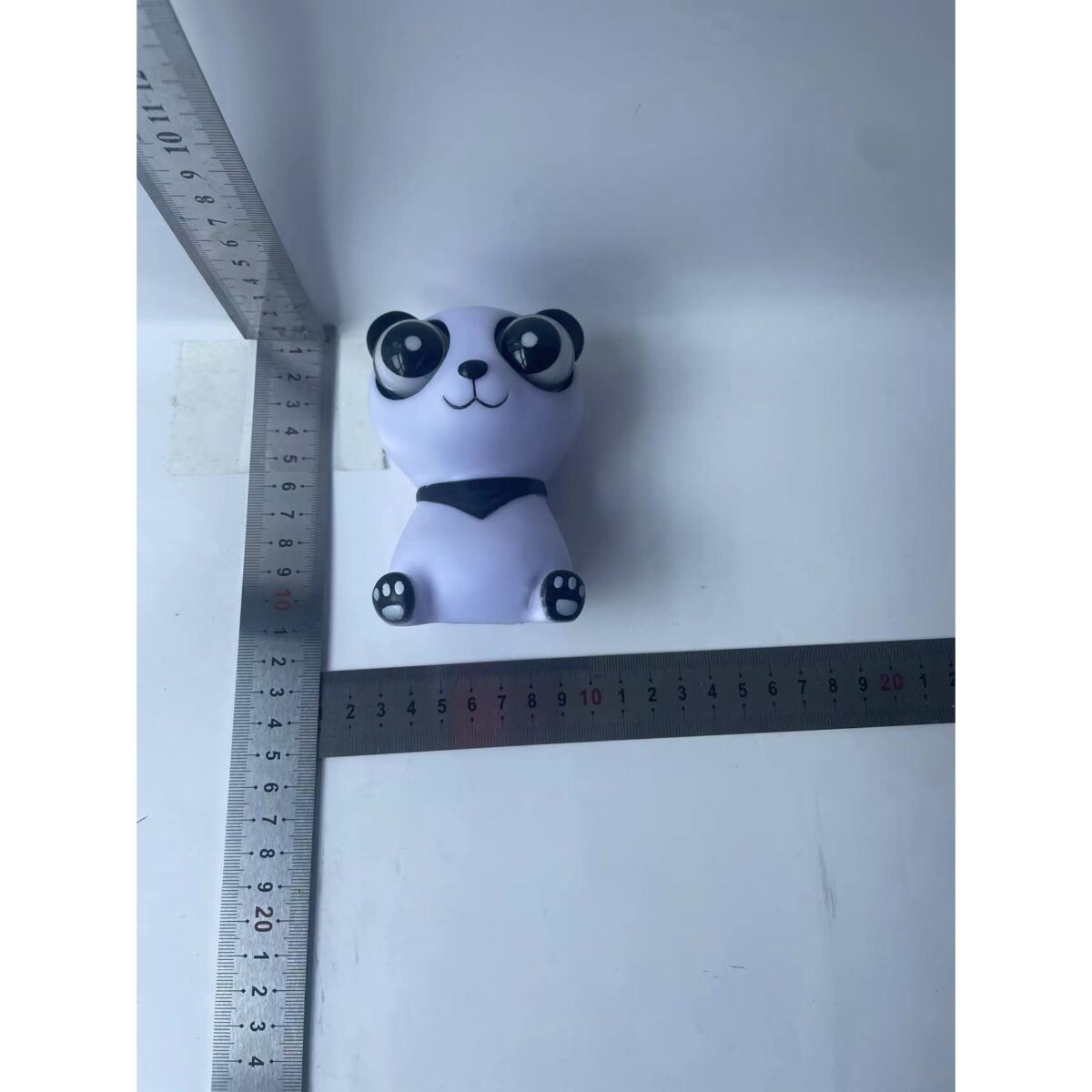 Jucarie interactiva antistres Embo, squeeze eye-popping panda, multicolor - imagine 5