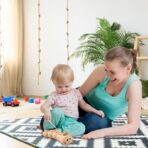 Jucarie mecanica pentru copii Embo, omida haioasa, cu cheita, distractiva, se taraste, se misca, 15 x 4 cm, portocaliu - imagine 6