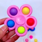 Jucarie Push Pop Bubble Fidget, Pop It, breloc antistres, Floare, Multicolor/Roz - imagine 3