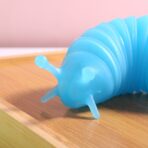 Jucarie Senzoriala Antistres, Embo, Fidget Toys, Omida Tip Breloc, 11 cm, +3 Ani, Albastru Transparent - imagine 4