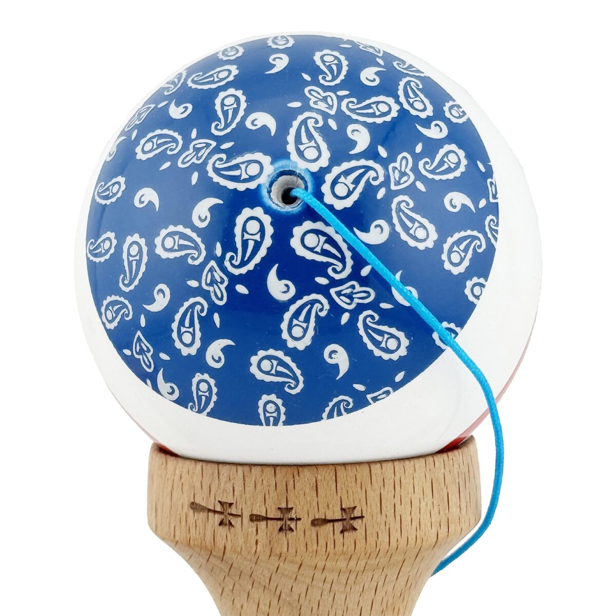 Kendama X CHICANOS Originala, Profesionala, Embo, Big Cups V2, Super Sticky cu Cupe Mari, Rulment Metalic, din lemn 18 cm, Ata 55 cm, Albastru/Alb - imagine 9