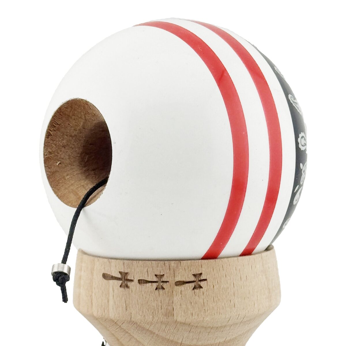 Kendama X Originala CHICANOS, Profesionala, Embo, Cupe Mari KING SIZE V3, Super Sticky, Gaura in Baza, Rulment Metalic, din lemn 18 cm, Ata 55 cm, Negru/Alb - imagine 6