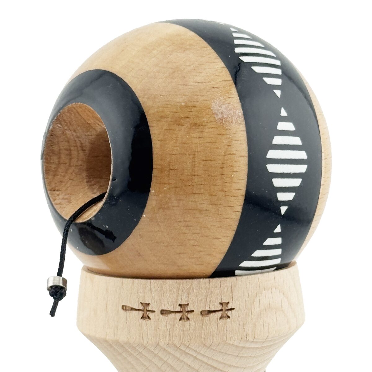 Kendama X Originala FREQUENCY, Profesionala, Embo, Cupe Mari KING SIZE V3, Super Sticky, Gaura in Baza, Rulment Metalic, din lemn 18 cm, Ata 55 cm, Negru/Maro - imagine 6