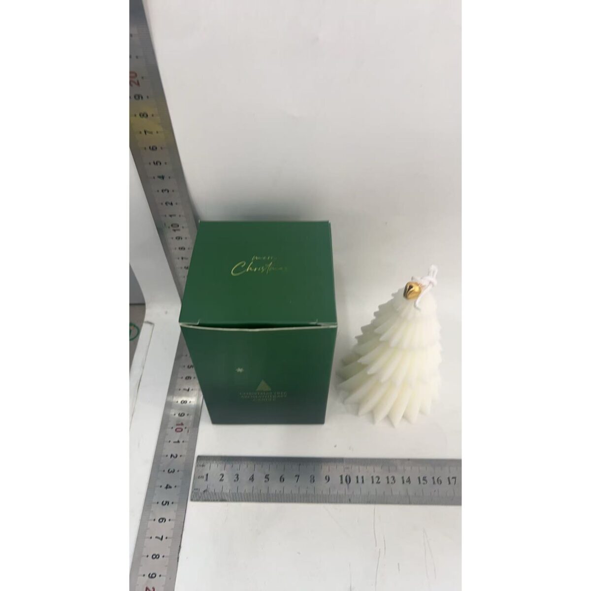 Lumanare de Craciun Parfumata, Embo, Lumanare Rotativa cu Aromaterapie, Model Brad de Craciun forma Lunga, din Ceara de Soia, 11 x 8 x 8 cm, Alb - imagine 7