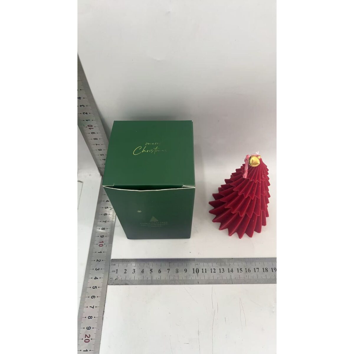 Lumanare de Craciun Parfumata, Embo, Lumanare Rotativa cu Aromaterapie, Model Brad de Craciun forma Lunga, din Ceara de Soia, 11 x 8 x 8 cm, Rosu - imagine 6