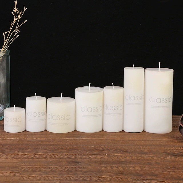 lumanare-decorativa-flippy-alba-pentru-masa-5x10-cm-67d14c18af6cc Lumanare Decorativa, Embo, din Parafina, Cilindrica, Fara Fum si Fara Parfum, 5 x 10 cm, 190 g, Ardere 24h, Ivory Alb - imagine 7