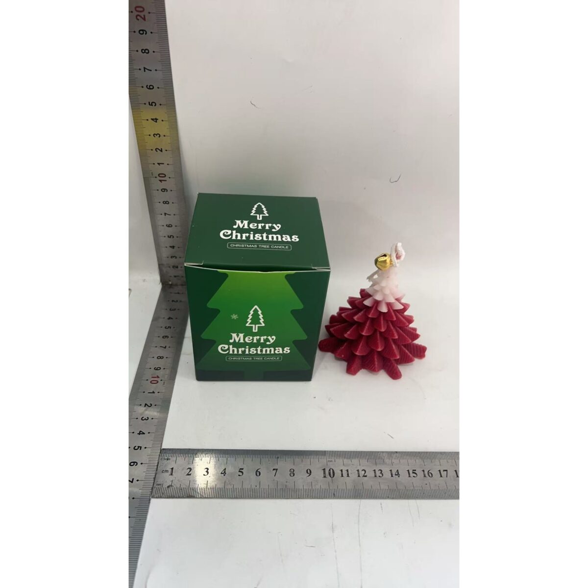 Lumanare Parfumata de Craciun, Embo, Model Brad de Craciun, din Ceara de Soia, Cadou Creativ Handmade de Craciun, 8 x 7 x 7 cm, Rosu - imagine 3