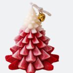 Lumanare Parfumata de Craciun, Embo, Model Brad de Craciun, din Ceara de Soia, Cadou Creativ Handmade de Craciun, 8 x 7 x 7 cm, Rosu