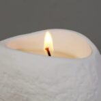 Lumanare Parfumata, Embo, Model Abstract, Aroma de Ploaie Osmanthus, din Ceara de Soia, 8 x 5.5 x 6 cm, Alb - imagine 6