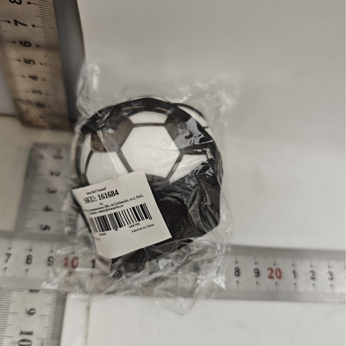 Minge Saltareata Hiperelastica, Embo, Model Minge de Fotbal cu Fixare de Mana, Space Moon Ball foarte Elastica, Antistress pentru Copii, Diametru 66 mm, Alb Negru - imagine 3