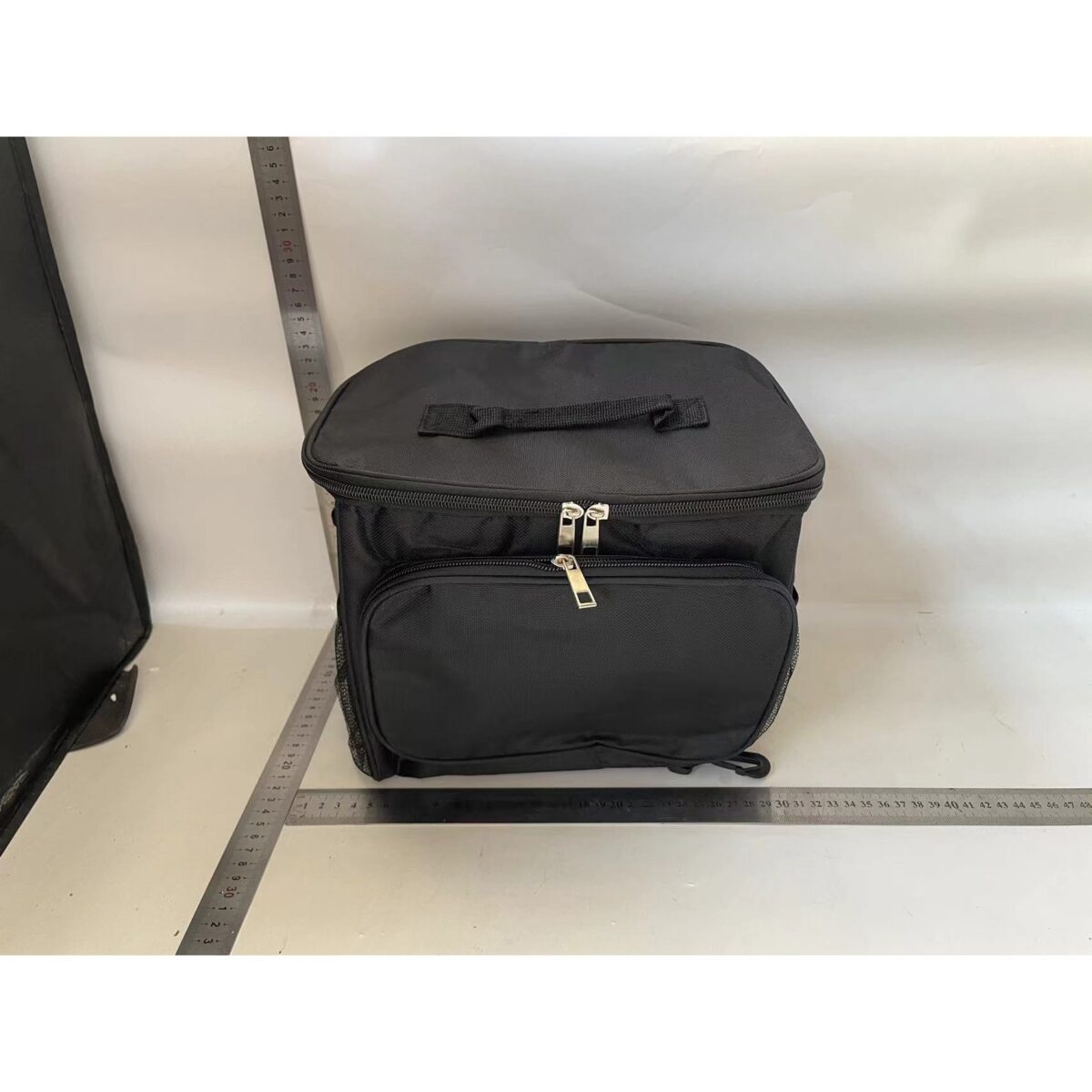 Geanta pentru Picnic cu izolare termica, Embo, Multifunctionala, Compartimentata, 2 Tipuri de Manere, Impermeabila, 26x24x17 cm, Negru - imagine 2