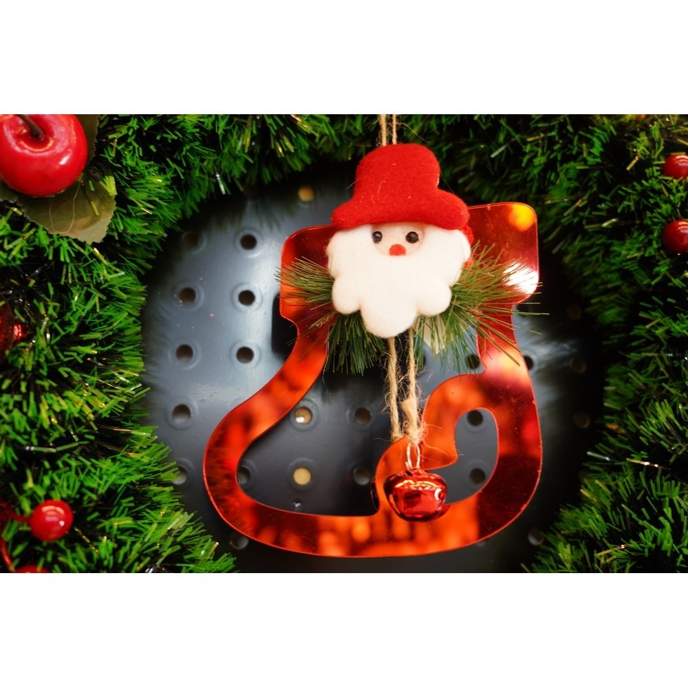 ornament-brad-flippy-gheata-cu-clopotei-rosu-lucios-15-20cm-acril-interior-exterior-61f12383646a3 Ornament brad, Embo, Gheata cu clopotei, Rosu, Lucios, 15*20CM, Acril, Interior/ Exterior - imagine 7