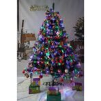 Set brad artificial de Craciun si elemente decorative, nins, decorat cu conuri pin, pentru interior/exterior, inaltime 210 cm, diametru 147 cm, 1150 ramuri, Embo, verde, suport metalic inclus - imagine 3