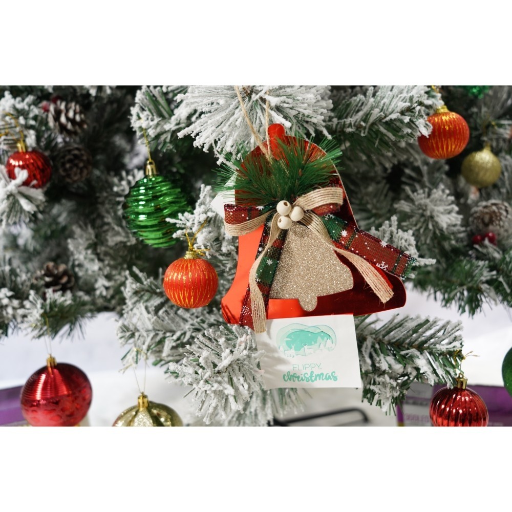 set-brad-artificial-de-craciun-si-elemente-decorative-nins-decorat-cu-conuri-pin-pentru-interior-ext-61f1c7c49ac43 Set brad artificial de Craciun si elemente decorative, nins, decorat cu conuri pin, pentru interior/exterior, inaltime 210 cm, diametru 131 cm, 630 ramuri, Embo, alb/verde, suport metalic inclus - imagine 6
