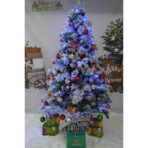 Set brad artificial de Craciun si elemente decorative, nins, decorat cu conuri pin, pentru interior/exterior, inaltime 210 cm, diametru 131 cm, 630 ramuri, Embo, alb/verde, suport metalic inclus - imagine 2