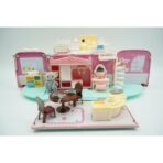 Set casa de papusi tip van, 2 in 1 autobuz si casa, 43 accesorii si mobilier, +3 ani, roz - imagine 4