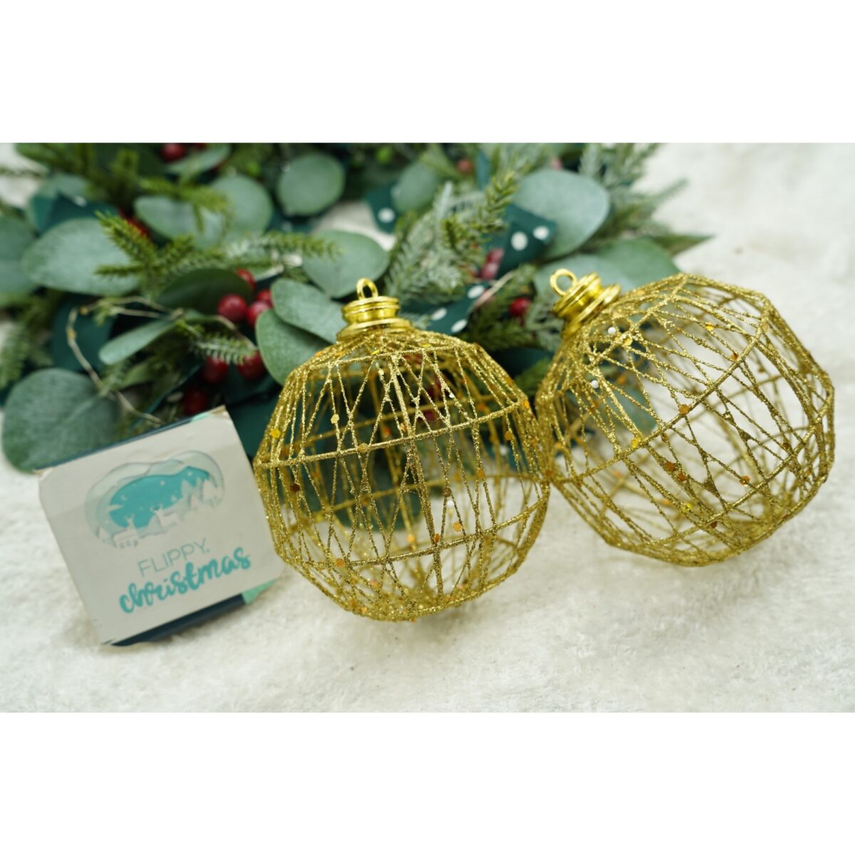 Set de 3 ornamente de brad, Embo, de tip Glob, Auriu, cu Ã¸ de 10 cm, din metal, cu finisaj sclipitor , cutie  10  cm adancime x 30  cm lungime x 10  cm inaltime - imagine 3