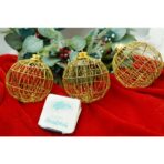 Set de 3 ornamente de brad, Embo, de tip Glob, Auriu, cu Ã¸ de 10 cm, din metal, cu finisaj sclipitor , cutie  10  cm adancime x 30  cm lungime x 10  cm inaltime - imagine 5