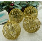 Set de 4 ornamente de brad, Embo, de tip Glob, Auriu, cu Ã¸ de 8 cm, din metal, cu finisaj sclipitor , cutie  8  cm adancime x 32  cm lungime x 8  cm inaltime - imagine 7