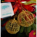 Set de 4 ornamente de brad, Embo, de tip Glob, Auriu, cu Ã¸ de 8 cm, din metal, cu finisaj sclipitor , cutie  8  cm adancime x 32  cm lungime x 8  cm inaltime - imagine 9