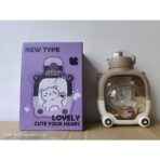 Sticla cu pai pentru copii, Embo, model ursulet, gradata, stickere aplicate, curea reglabila, din plastic rezistent la cadere, 1l, Maro, 20 x 13 cm - imagine 6