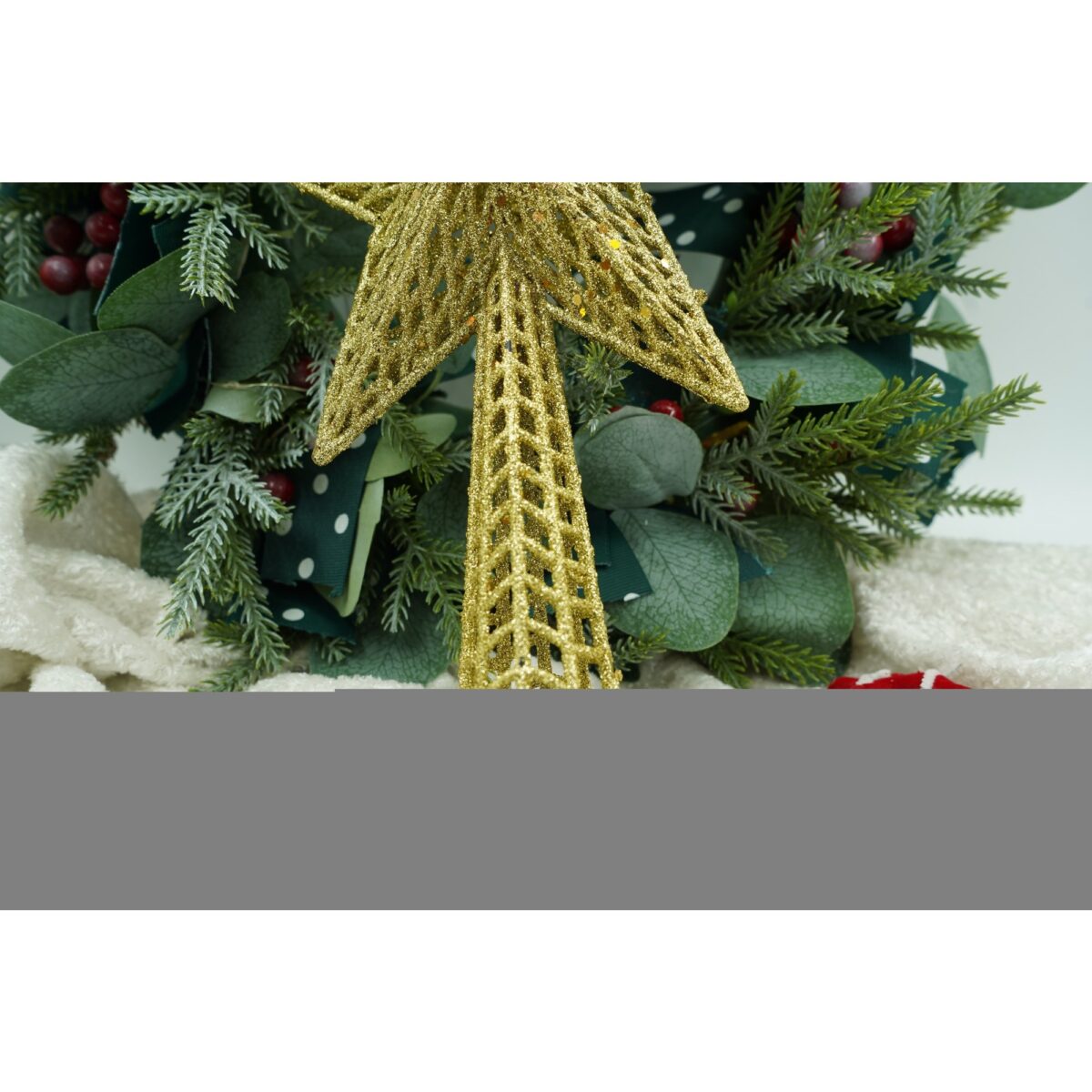 varf-decorativ-de-brad-auriu-in-forma-de-stea-cu-model-decupat-din-plastic-metal-18-cm-x-26-cm-inter-61f134ca872e5 Varf decorativ de brad, Auriu, in forma de Stea, cu model decupat, din Plastic/Metal, 18 cm x 26 cm, Interior/Exterior, Embo - imagine 4
